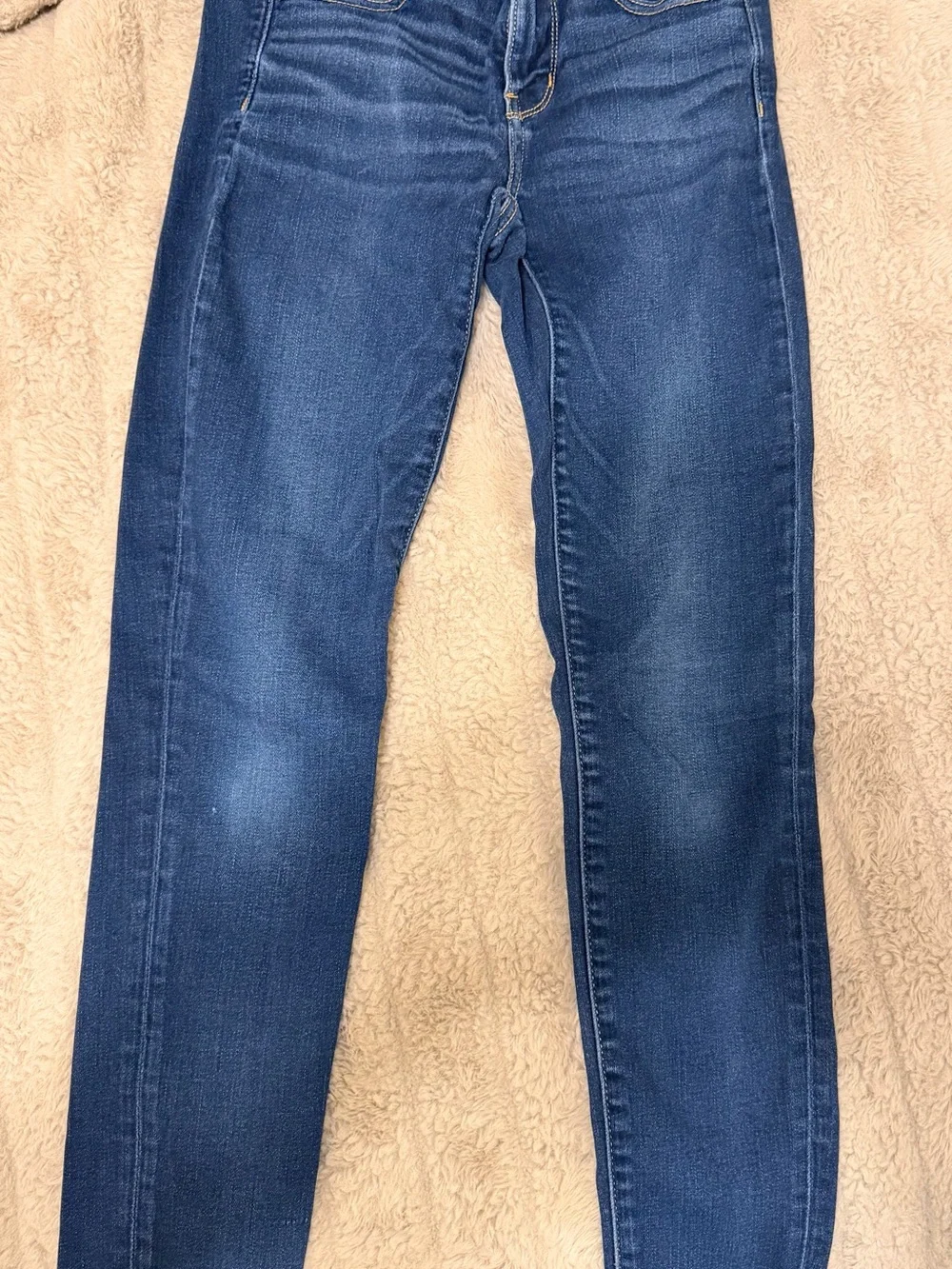 American Eagle Outfitters Women's Skinny Jeans in Medium Blue Wash